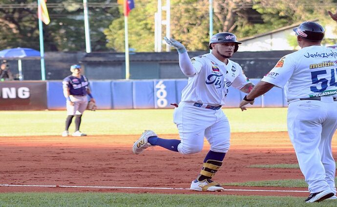 Tigres afianzan el liderato y Caribes barre a Leones en noche de remontadas épicas
