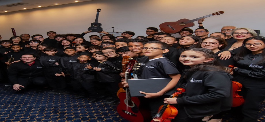 Celebran el 6to aniversario de la Academia Internacional de Música "Maestro Calabrese"