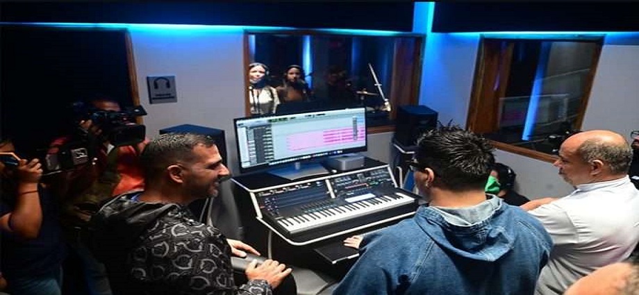 Gobernación de La Guaira inaugura moderno estudio de grabación