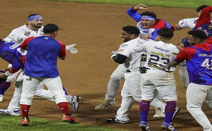 Tiburones deja en el Terreno al Caracas y Bravos desata paliza en Puerto La Cruz