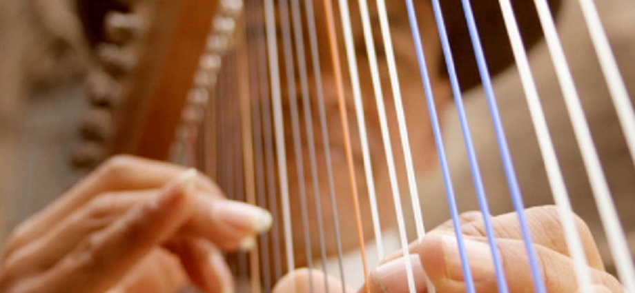 La alcancía de las palabras y sus coroticos: Arpa o harpa