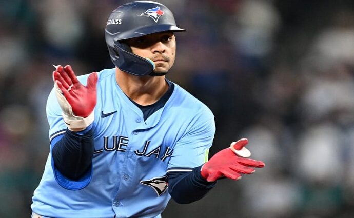 Con jonrón, Andrés Giménez empata la Serie de Campeonato de la Americana