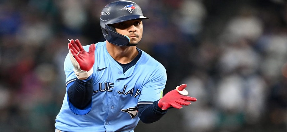 Con jonrón, Andrés Giménez empata la Serie de Campeonato de la Americana