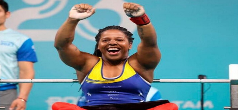 Clara Fuentes se alza con la medalla de oro en el Mundial de Parapowerlifting