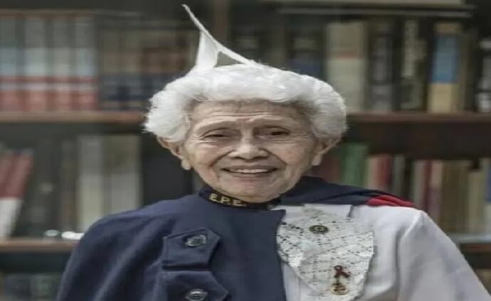 Enfermera venezolana de 94 años recibe la medalla Florence Nightingale