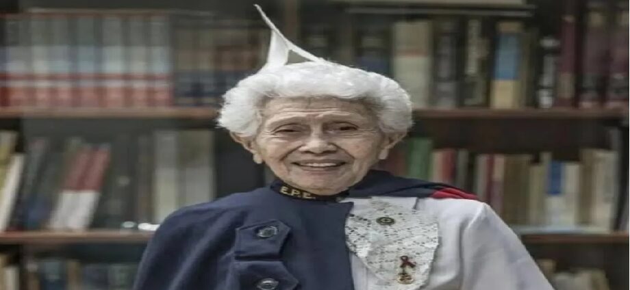 Enfermera venezolana de 94 años recibe la medalla Florence Nightingale