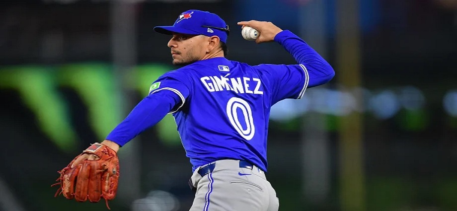 Azulejos fuerzan el Juego 7 con defensa venezolana