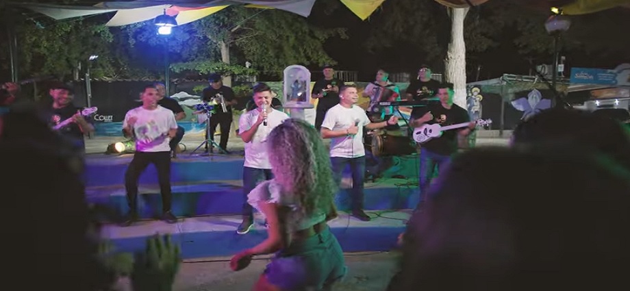 Parranderos de la Paz sorprende con “Baila Conmigo”