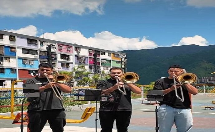 "La Clave" regresa a Caracas con una mística edición de Día de Muertos