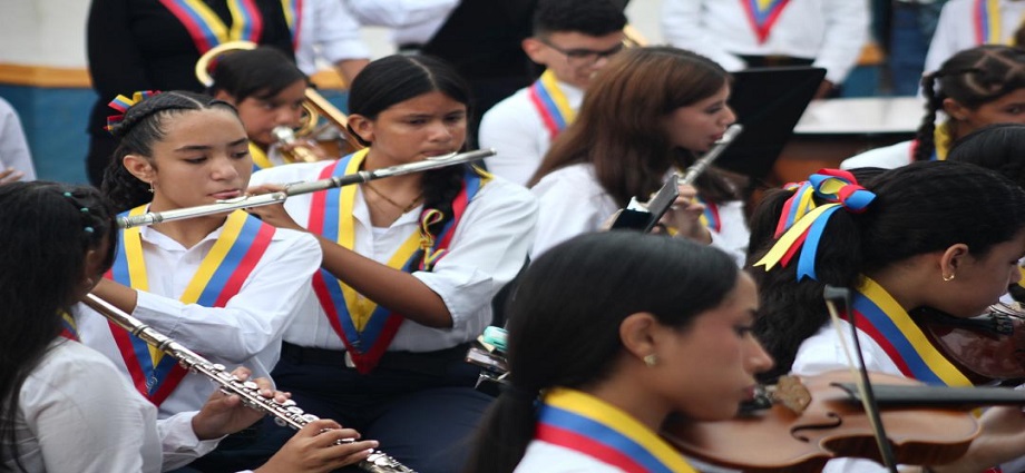 La Asunción se rinde a Santa Cecilia con concierto de El Sistema