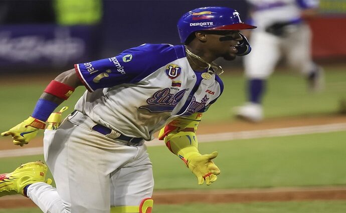 Magallanes extiende racha ganadora; Acuña Jr. impulsa a Tiburones y Leones cae al sótano