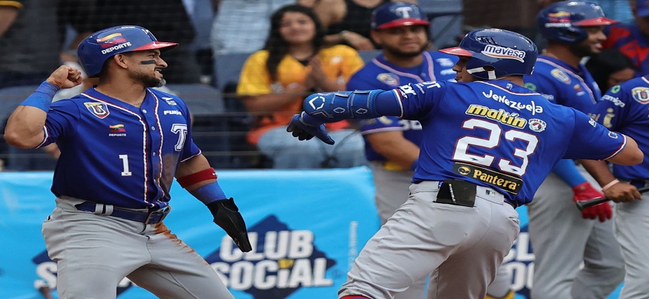 Águilas barre y Tiburones frenan a Leones