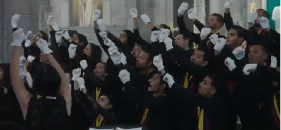 Revelan adelanto del documental "El Canto de las Manos"