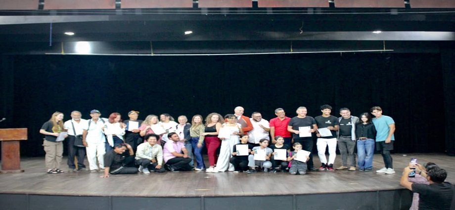 Nueva Esparta celebró el Teatro