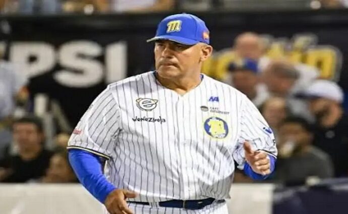 Eduardo Pérez deja el mando del Magallanes