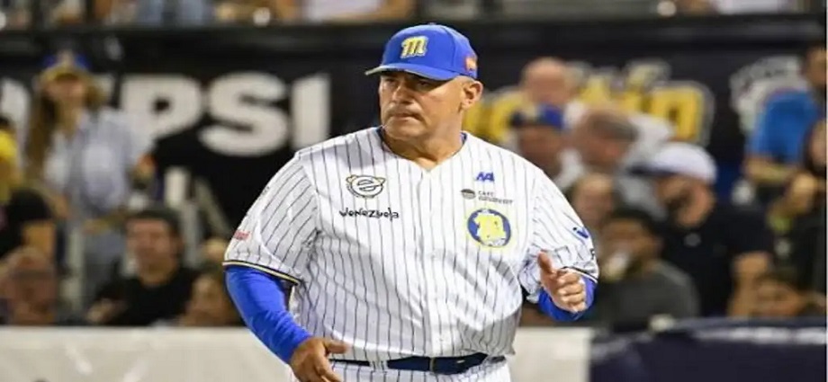 Eduardo Pérez deja el mando del Magallanes