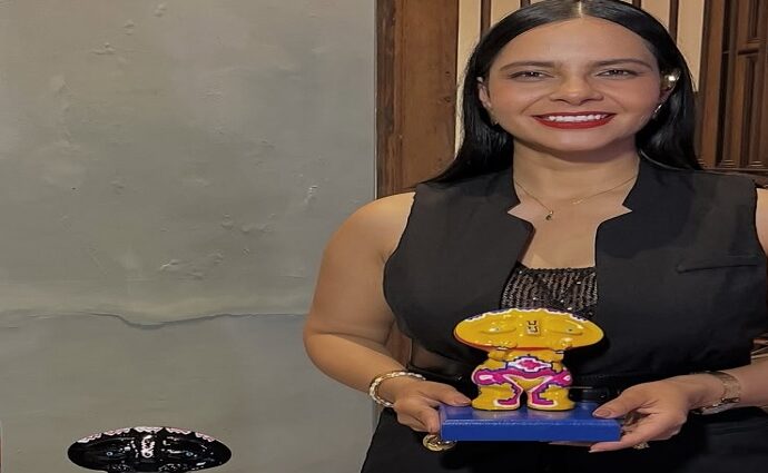 Leticia Faviani recibe el premio "Voices Of Fashion"