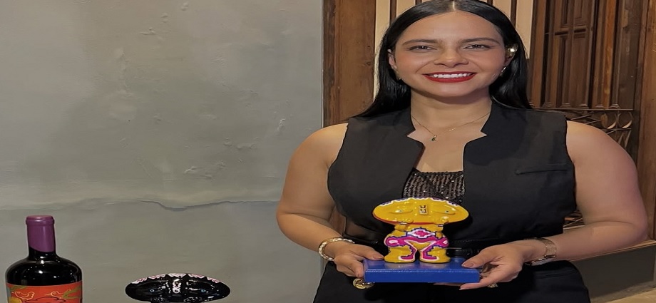 Leticia Faviani recibe el premio "Voices Of Fashion"