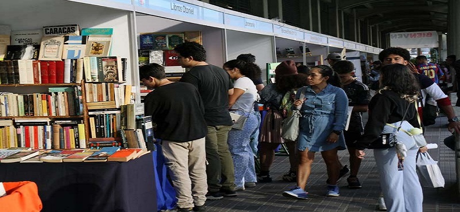 Con éxito culmina la XVI Feria del Libro de Caracas