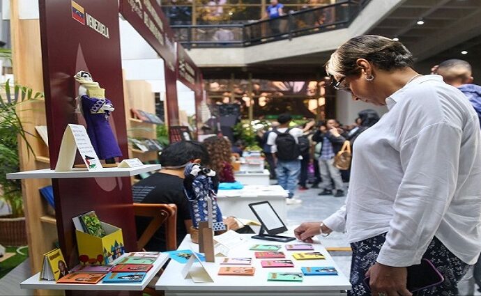 Inaugurada la II Feria Internacional del Libro de Poesía en el Celarg