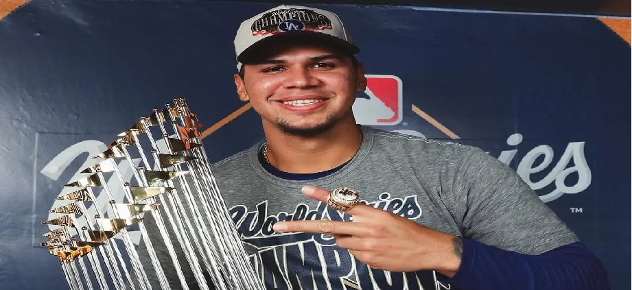 El sucrense Edgardo Henríquez gana su segundo anillo de Serie Mundial