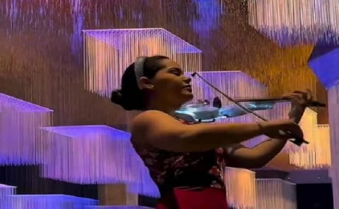 Mavi deslumbró con gaita y violín por La Chinita