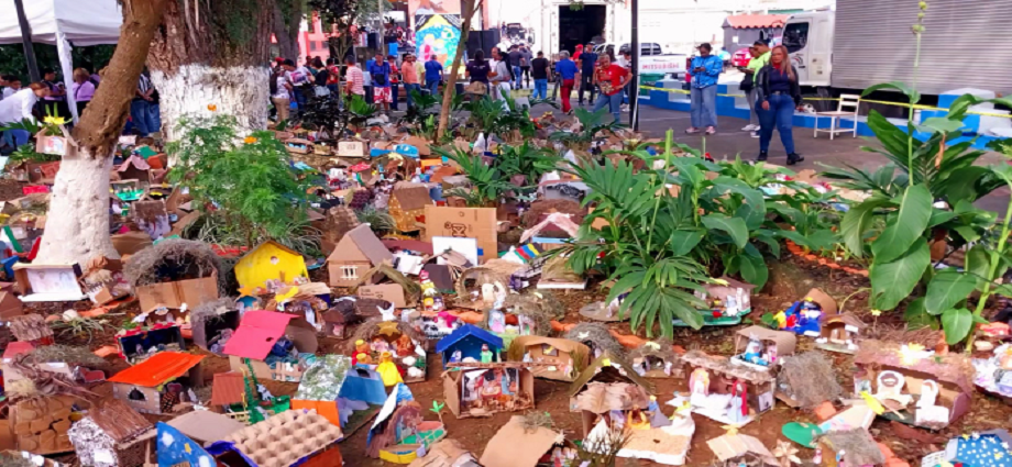 Carayaca enciende la Navidad con 1.587 pesebres