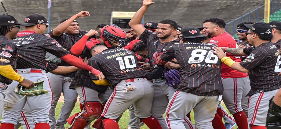 Cardenales de nuevo en postemporada y Leones se resiste