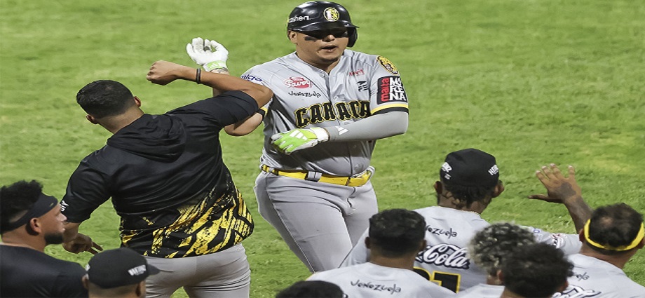 Leones ve luz, Tiburones cae y se lesiona Maikel García
