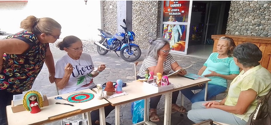 Culmina con éxito taller de "Pesebres a Crochet" en Valera