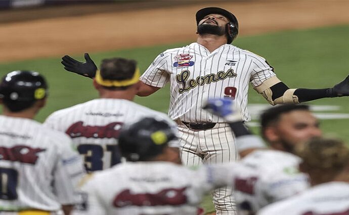 Leones respiran y Acuña Jr impulsa a Tiburones