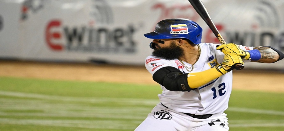 Bravos somete a Leones y Magallanes reacciona