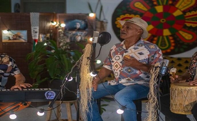 En el corazón de las festividades decembrinas, la agrupación Afrojoropo presenta su más reciente propuesta musical: una reinterpretación de «El nacimiento»,