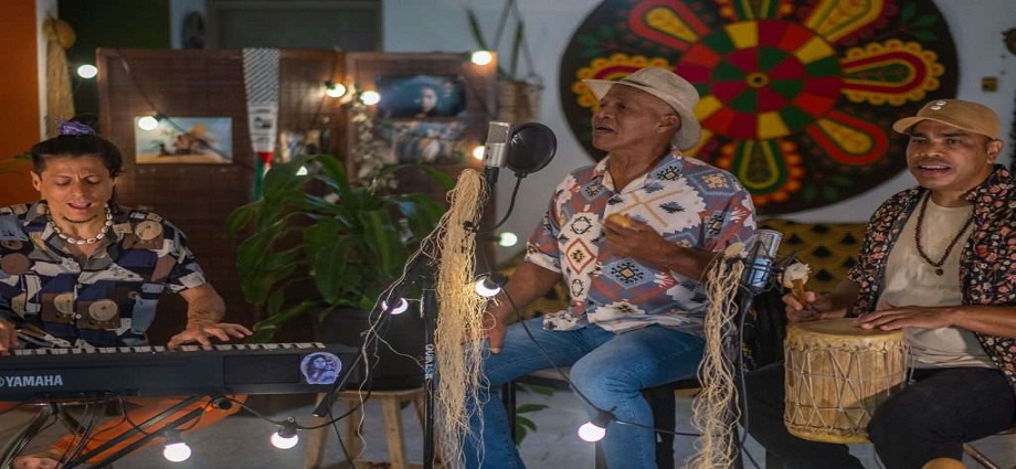 En el corazón de las festividades decembrinas, la agrupación Afrojoropo presenta su más reciente propuesta musical: una reinterpretación de «El nacimiento»,