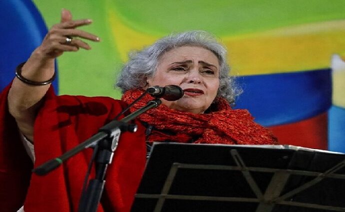 Lilia Vera lleva la alegría navideña a Lomas de Urdaneta