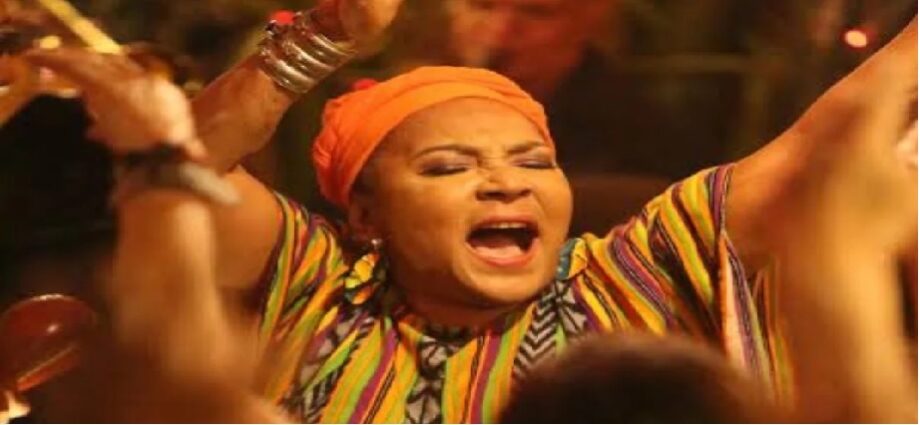 Trina Medina rinde homenaje a Celia Cruz