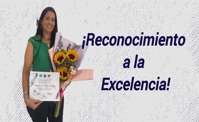 Profesora de la UEJE es condecorada como "Docente del Año"