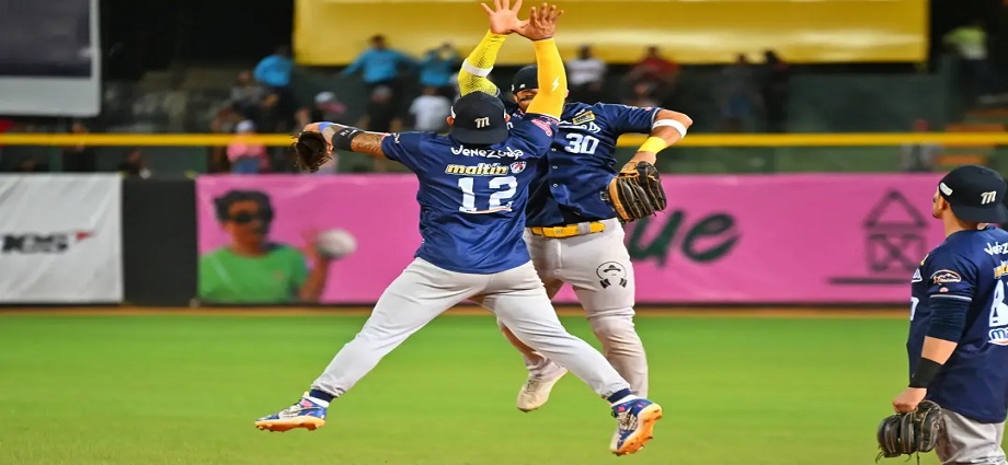 Magallanes navega con autoridad y pica adelante en la Gran Final