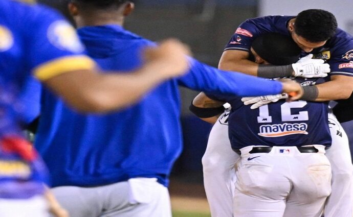 Magallanes obra otro milagro y Caribes pone un pie en la final