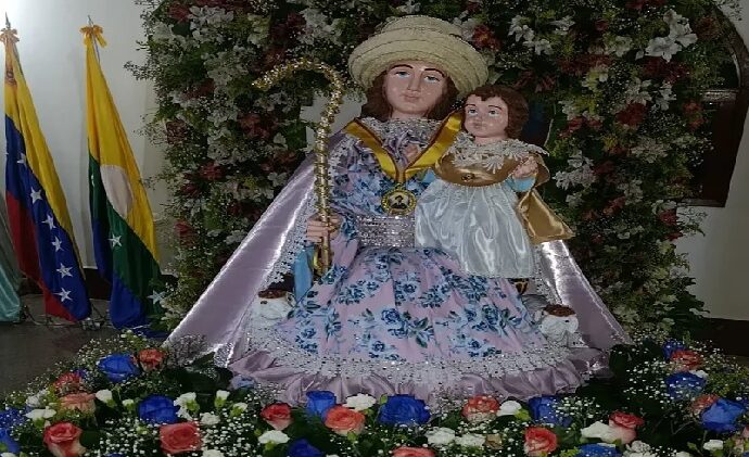 La Divina Pastora de Macho Muerto estrena atuendo
