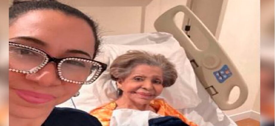 Estelita del Llano supera con éxito su intervención quirúrgica