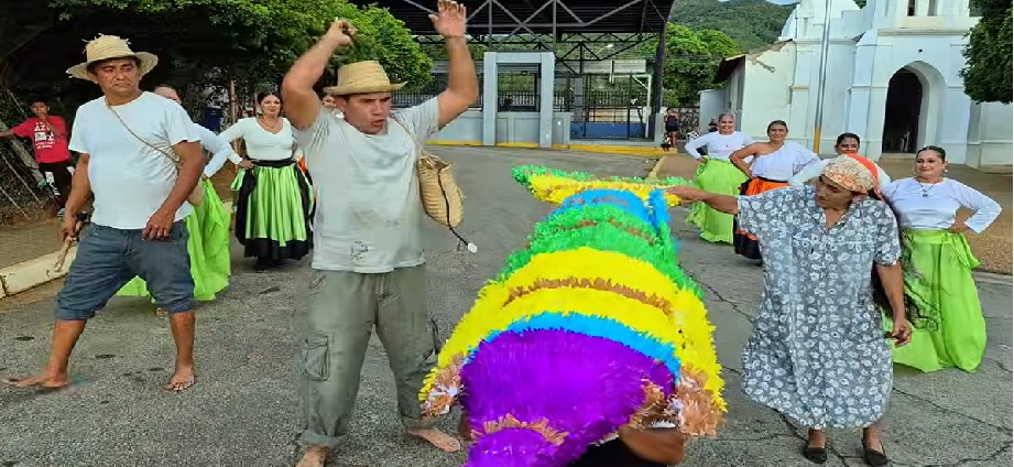 Jennifer Moya rinde homenaje a San Sebastián con "La Torcuchita"
