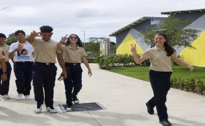 Inaugurado el liceo "Dr. Luis Beltrán Prieto Figueroa"