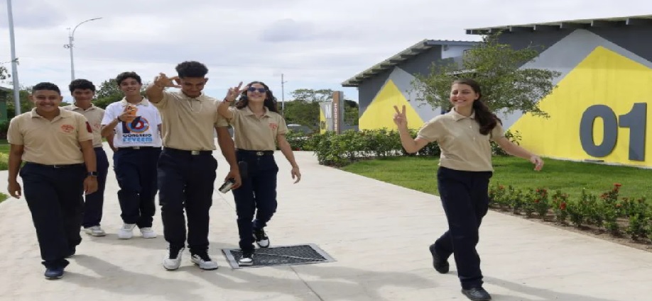 Inaugurado el liceo "Dr. Luis Beltrán Prieto Figueroa"