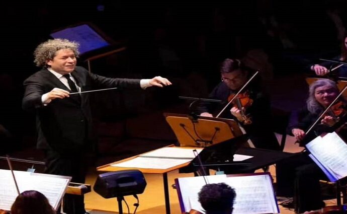 Gustavo Dudamel se consagra en los Grammy 2026