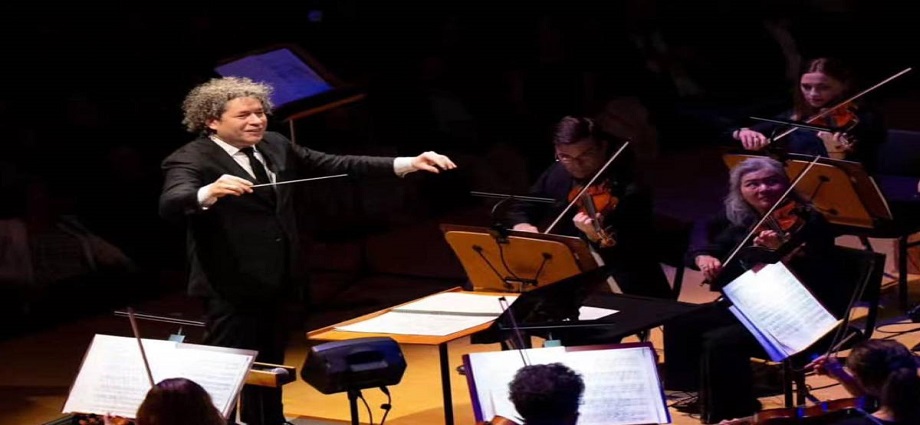 Gustavo Dudamel se consagra en los Grammy 2026