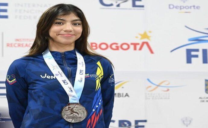 Valeria Escobar consigue Plata en el Panamericano de Esgrima