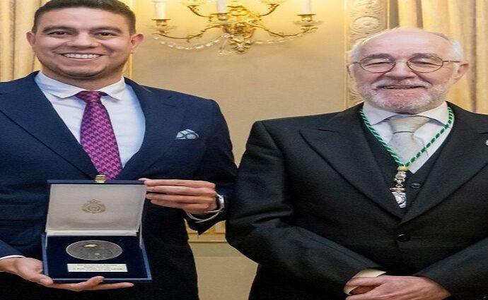 Barlin Olivares recibe prestigioso premio de la Real Academia de Ingeniería de España