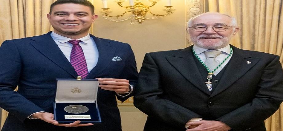 Barlin Olivares recibe prestigioso premio de la Real Academia de Ingeniería de España