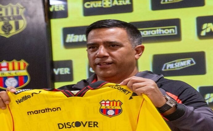 César Farías asume el mando del Barcelona SC